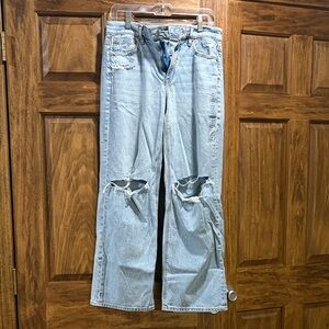 American eagle stovepipe Distressed Light Blue Women's Jeans